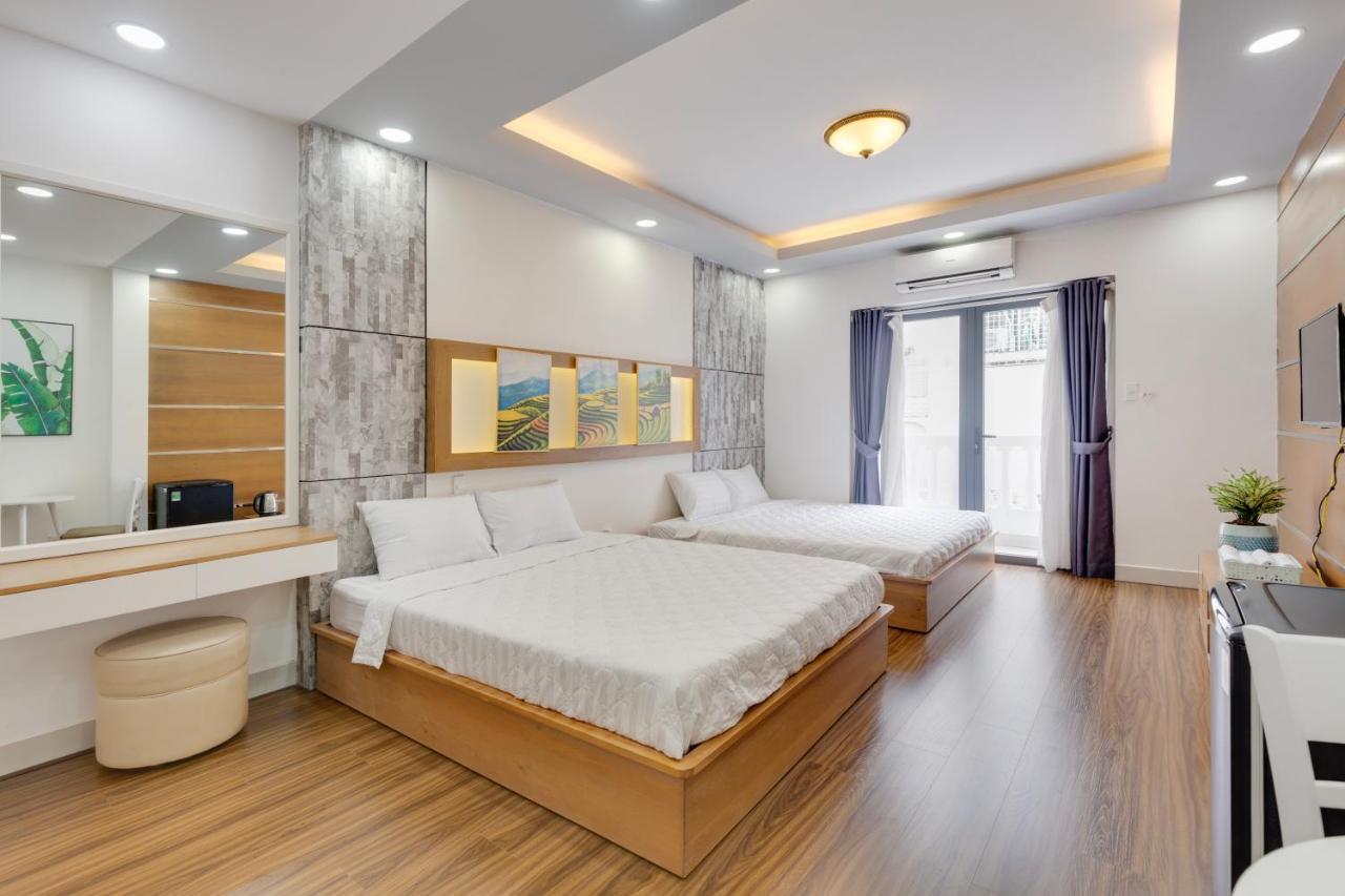 Saigon Authentic - Signature Walking Neighborhood & Tour, Cooking Class, Fresh Breakfast, Gym & Rooftop Billiard * TP. Hồ Chí Minh