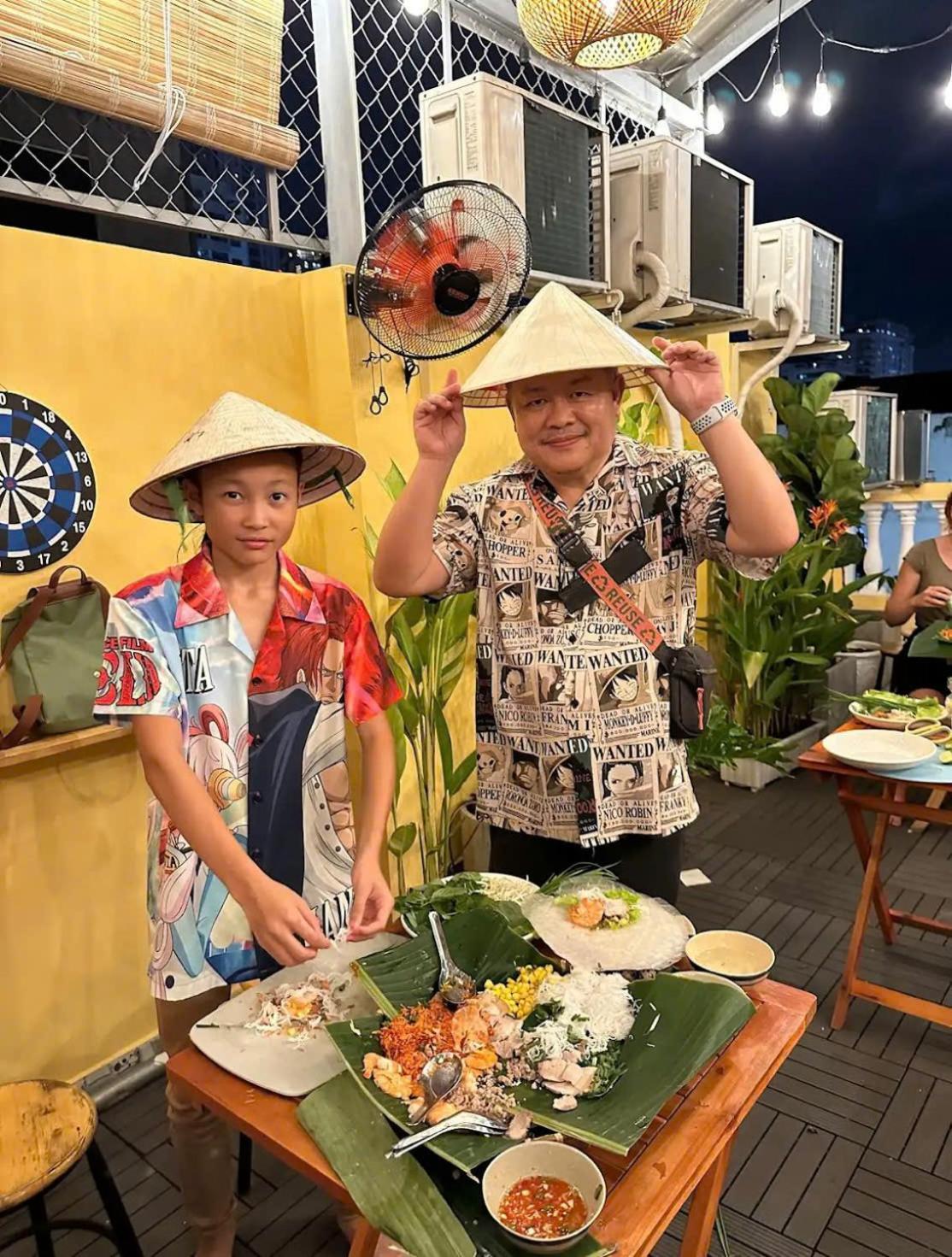 Nhà trọ Saigon Authentic - Signature Walking Neighborhood & Tour, Cooking Class, Fresh Breakfast, Gym & Rooftop Billiard TP. Hồ Chí Minh