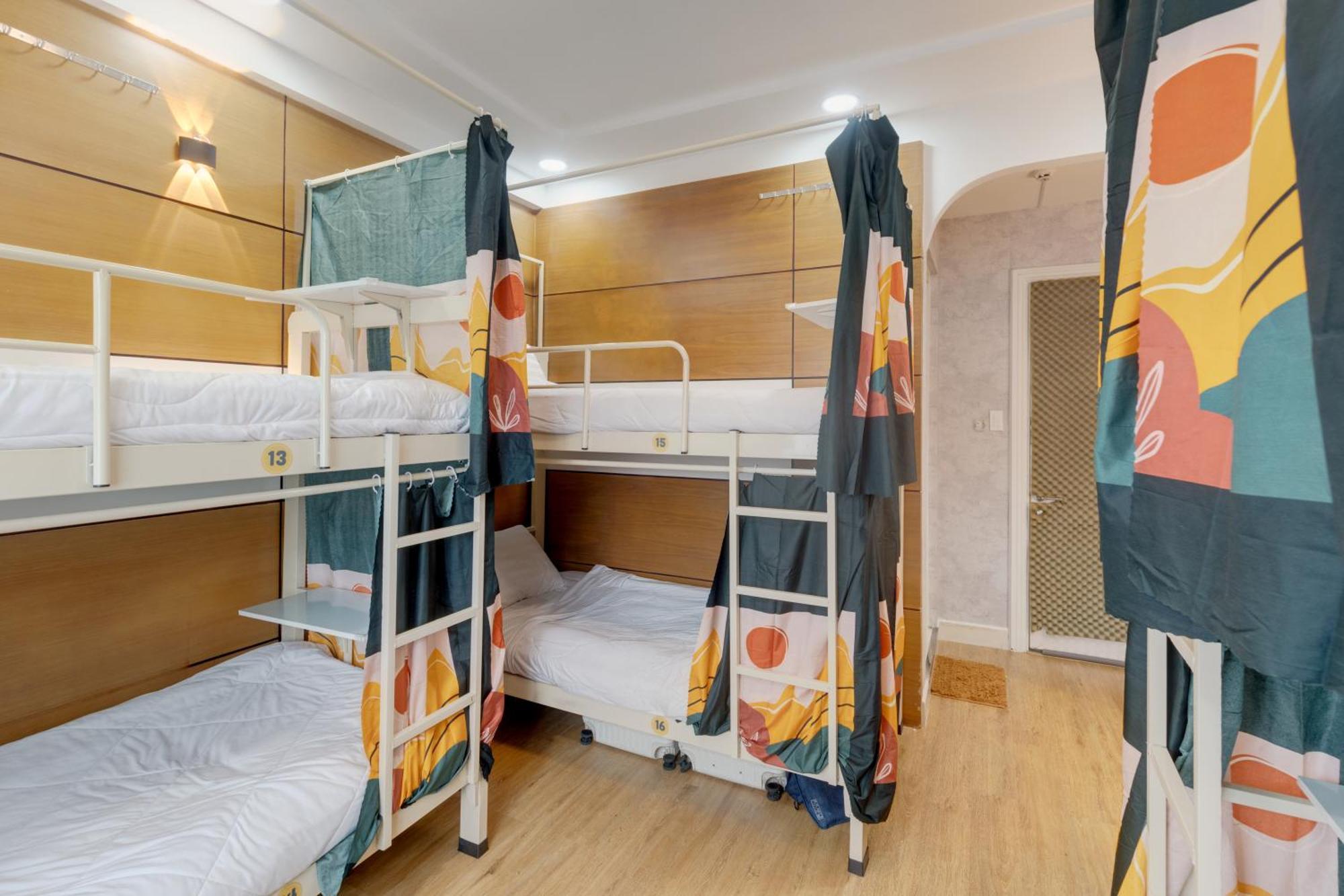 Nhà trọ Saigon Authentic - Signature Walking Neighborhood & Tour, Cooking Class, Fresh Breakfast, Gym & Rooftop Billiard TP. Hồ Chí Minh