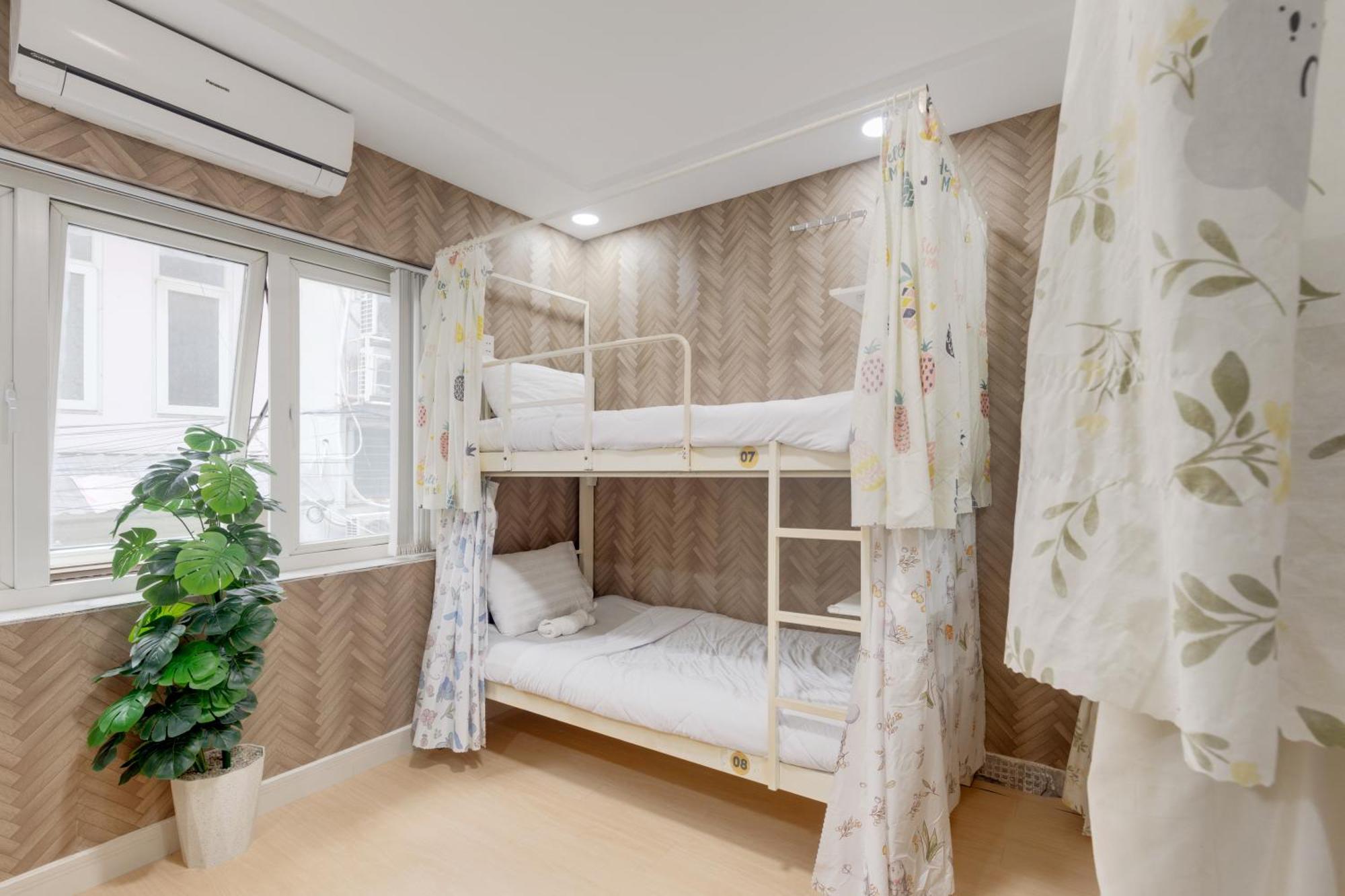Nhà trọ Saigon Authentic - Signature Walking Neighborhood & Tour, Cooking Class, Fresh Breakfast, Gym & Rooftop Billiard