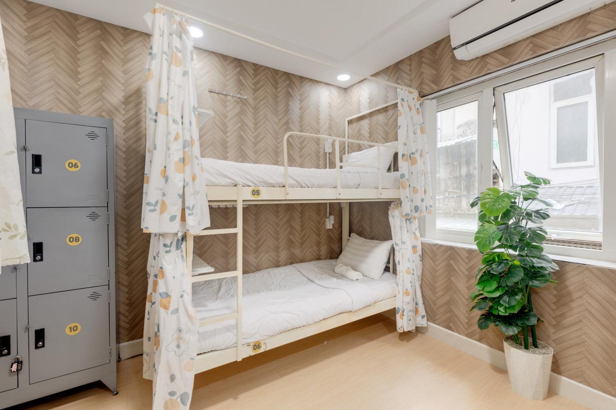 Saigon Authentic - Signature Walking Neighborhood & Tour, Cooking Class, Fresh Breakfast, Gym & Rooftop Billiard Nhà trọ