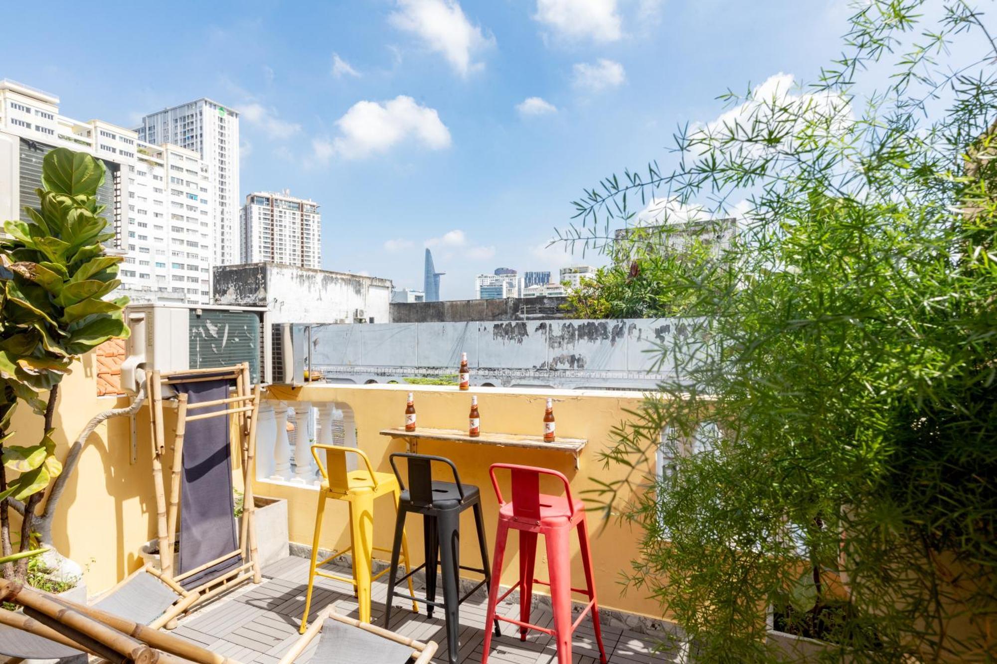 Saigon Authentic - Signature Walking Neighborhood & Tour, Cooking Class, Fresh Breakfast, Gym & Rooftop Billiard TP. Hồ Chí Minh