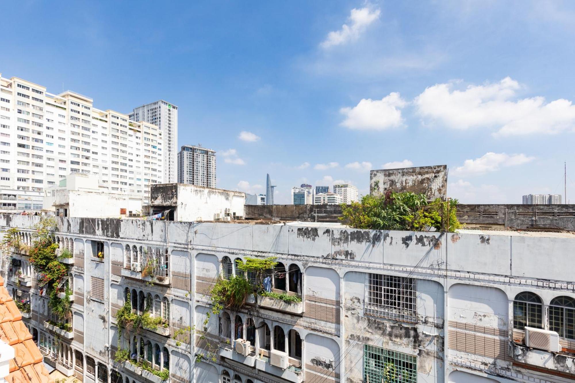 Saigon Authentic - Signature Walking Neighborhood & Tour, Cooking Class, Fresh Breakfast, Gym & Rooftop Billiard TP. Hồ Chí Minh