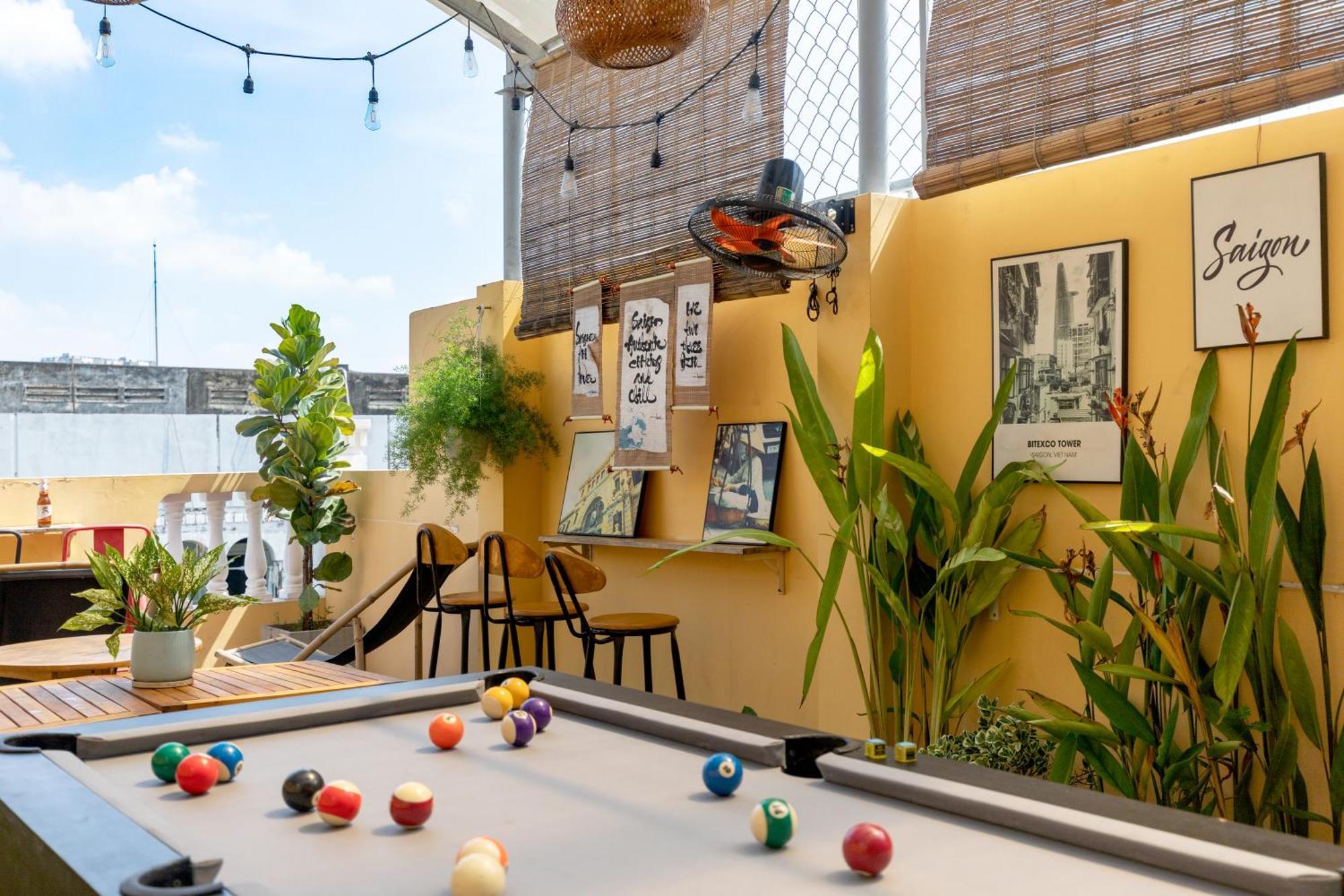 Nhà trọ Saigon Authentic - Signature Walking Neighborhood & Tour, Cooking Class, Fresh Breakfast, Gym & Rooftop Billiard
